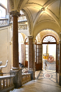 Piazza_S_Pantaleo-Palazzo_Braschi-Scala (16)