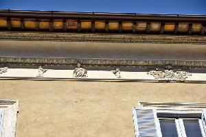 Via_di_S_Maria_della_Anima-Palazzo_al_n_59-Cornicione