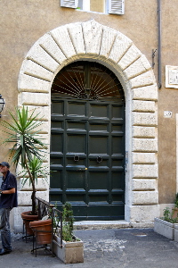 Via_di_S_Maria_della_Anima-Palazzo_al_n_59-Portone