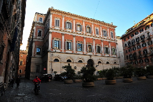 Piazza_Grazioli-Palazzo_omonimo