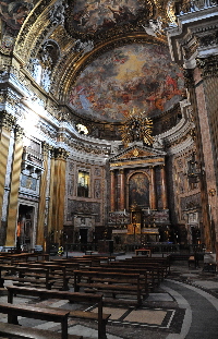 Piazza_del_Gesu-Chiesa_omonima-Altare_Maggiore (2)