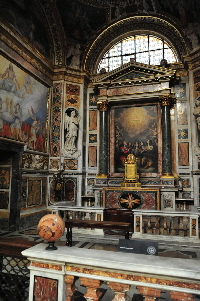 Piazza_del_Gesu-Chiesa_omonima-Cappella_degli_Angeli