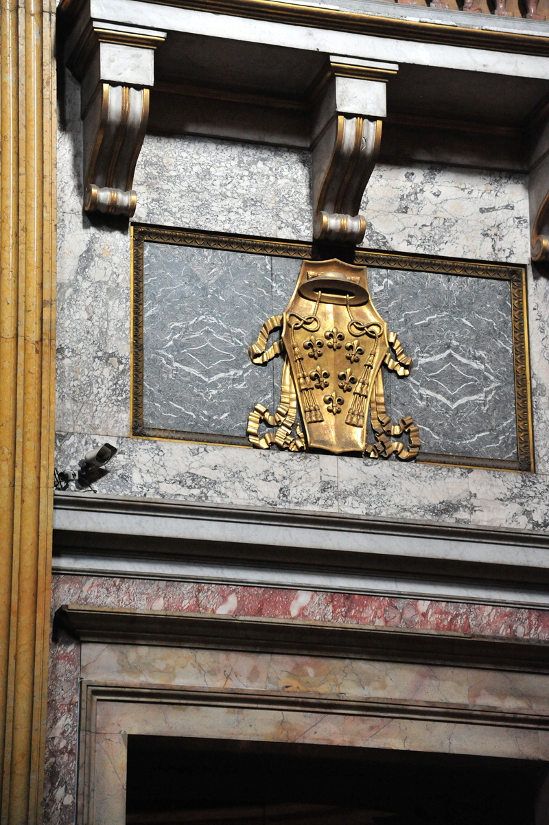 Piazza_del_Gesu-Chiesa_omonima-Stemma_del_card_Alessandro_Farnese