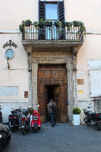 Piazza_del_Gesu-Palazzo_Petroni-Borgnana-ingresso-al n_48 (2)
