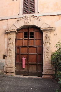 Via_del_Ges-Palazzo_Frangipane_al_n_80