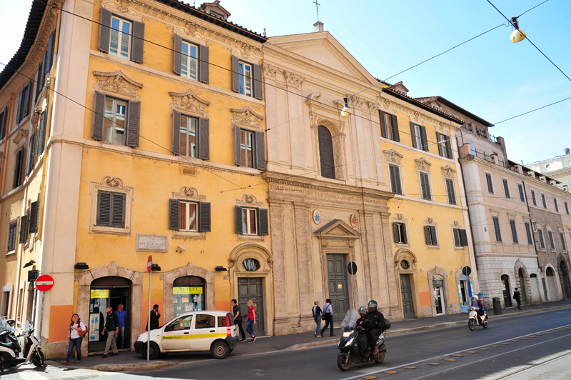 Via_delle_Botteghe_Oscure-Chiesa di S. Stanislao dei Polacchi (4)