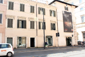Via_delle_Botteghe_Oscure-Palazzo_al_n_29
