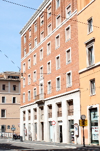 Via_delle_Botteghe_Oscure-Palazzo_al_n_46
