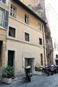 Via_dello_Arco_della_Ciambella-Palazzo_al_n_13 (2)