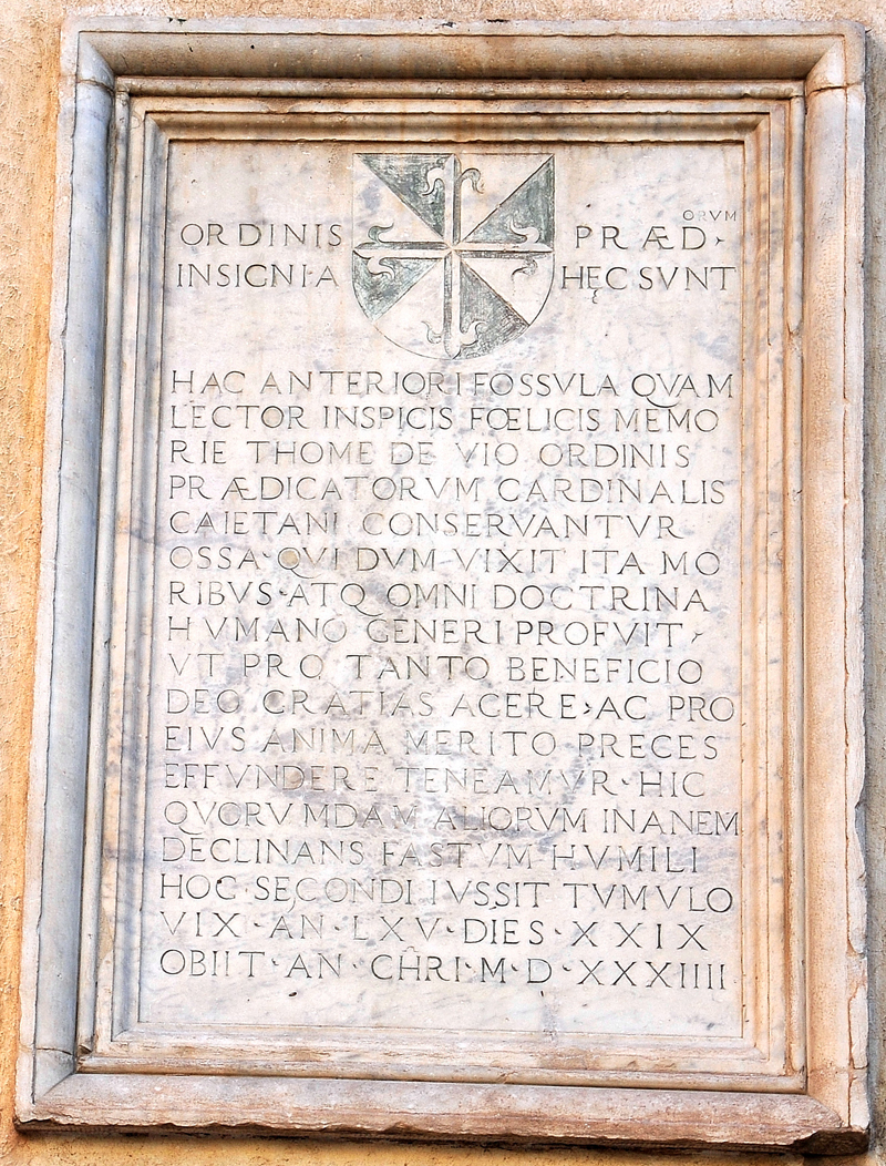 Piazza_della_Minerva-Chiesa_di_S_Maria_sopra_Minerva-Lapide_esterne-Fra_Tommaso_Caetano_de_Vio-1534