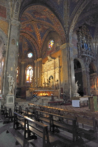 Piazza_della_Minerva-Chiesa_di_S_Maria_sopra_Minerva-Altare_Maggiore (2)