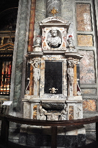 Piazza_della_Minerva-Chiesa_di_S_Maria_sopra_Minerva-Lapide_di_Cesare_Magalotto-1602