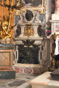 Piazza_della_Minerva-Chiesa_di_S_Maria_sopra_Minerva-Lapide_di_Giovanni_Spagnolo-1468