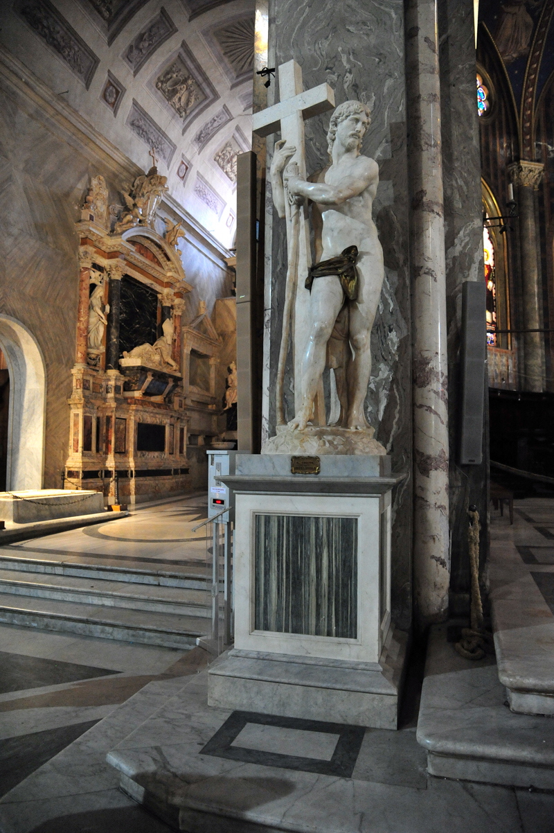 Piazza_della_Minerva-Chiesa_di_S_Maria_sopra_Minerva-Statua_di_Cristo_di_Michelangelo (3)