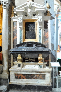 Piazza_della_Minerva-Chiesa_di_S_Maria_sopra_Minerva-Tomba_di_Amerigo_Strozzi-1582