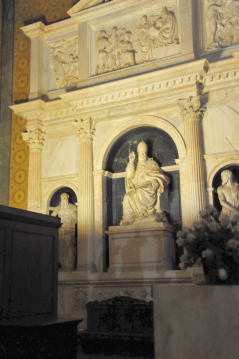 Piazza_della_Minerva-Chiesa_di_S_Maria_sopra_Minerva-Tomba_di_Clemente_VII-1534