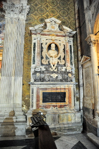 Piazza_della_Minerva-Chiesa_di_S_Maria_sopra_Minerva-Tomba_di_Emilio_Pucci-1595