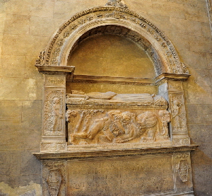 Piazza_della_Minerva-Chiesa_di_S_Maria_sopra_Minerva-Tomba_di_Giovanni_Arberino-1480 (2)