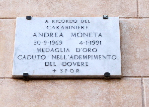 Piazza_della_Minerva-Collegio_pontificio_Americano_del_Sud-Lapide_di_Andrea_Moneta-1991 (2)