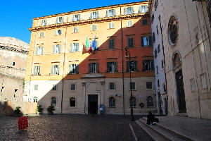 Piazza_della_Minerva-Collegio_pontificio_Americano_del_Sud