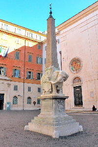 Piazza_della_Minerva-Monumento_Elefante_con_Obelisco (2)_01