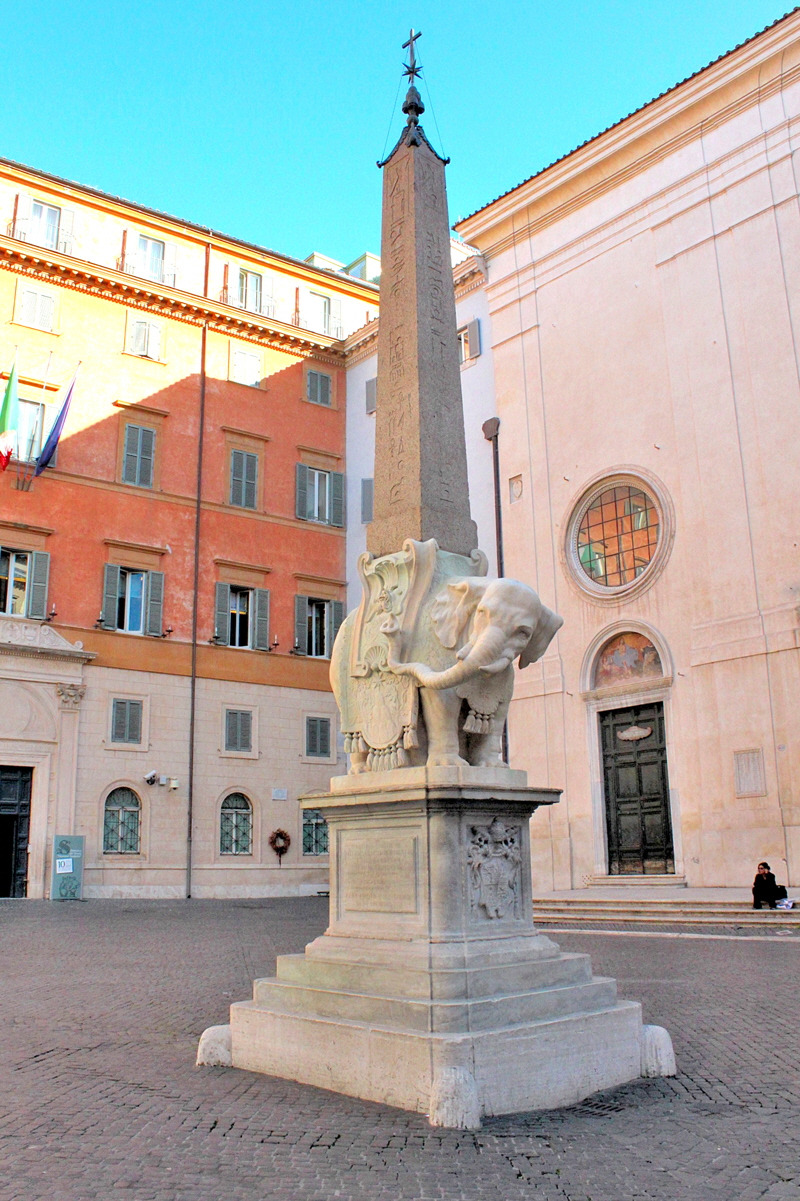 Piazza_della_Minerva-Monumento_Elefante_con_Obelisco (2)_01