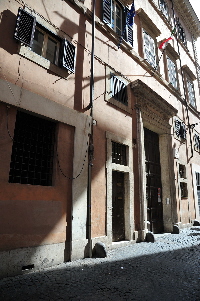 Via_della_Palombella-Scuola_Enrico_Gianturco_al_n_4 (2)