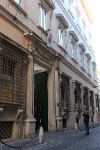 Via_della_Pigna-Palazzo_Maffei-Marescotti-XVI_sec-al_n_13a