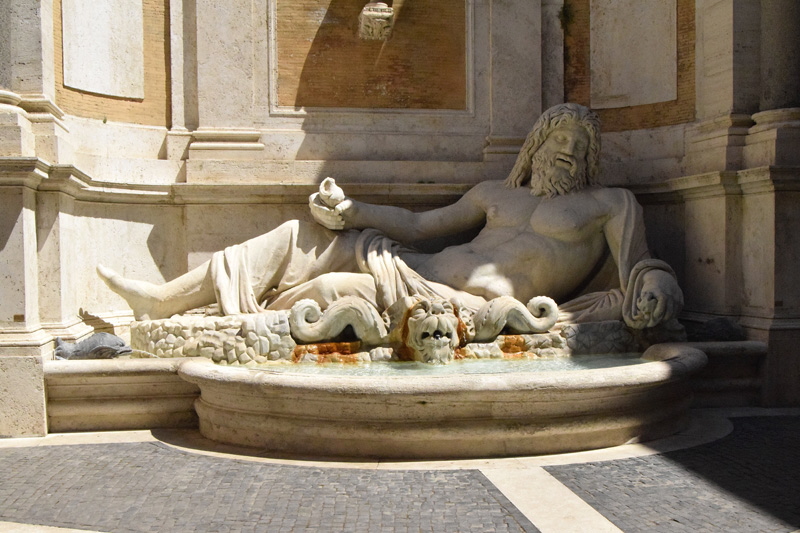 Musei_Capitolini-Fontana_Marforio-I-II_sec_a_C