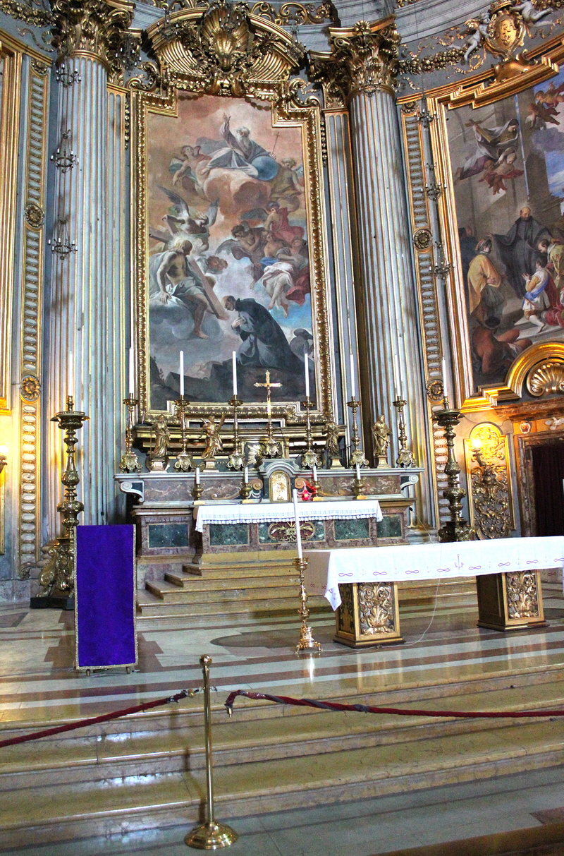 Piazza_S_Ignazio-Chiesa_omonima-Altare_Maggiore (3)