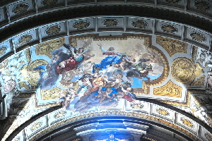 Piazza_S_Ignazio-Chiesa_omonima-Arco_di_sostegno_Cupola