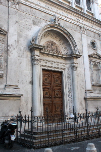 Piazza_di_S_Chiara-Chiesa_omonima-Ingresso