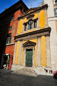 Piazza_di_S_Macuto-Chiesa_omonima (2)