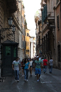 Via_del_Seminario-verso_il_Pantheon