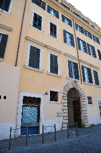 Via_di_S_Nicola_dei_Cesarini-Palazzo_Nobili-Vitelleschi_al_n_3