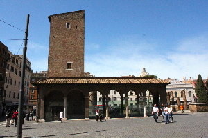 Via_di_S_Nicola_dei_Cesarini-Torre_del_Papito (5)