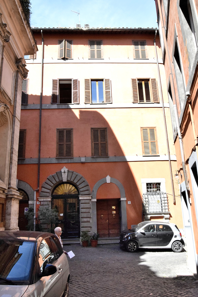 Vicolo_della_Campanella-Palazzo_al_n_4