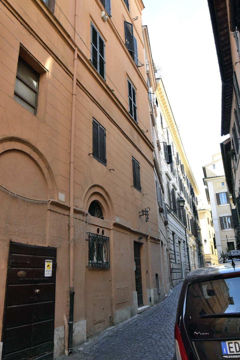 Vicolo_della_Campanella-Palazzo_al_n_4bis