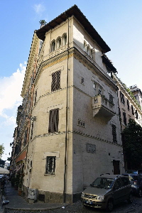 Arco_dei_Banchi-Palazzo_al_n_1