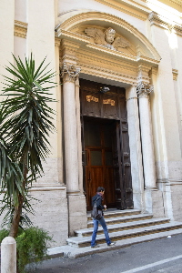 Via_dei_Banchi_Vecchi-Chiesa_di_S_Lucia_del_Gonfalone