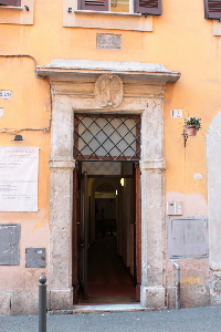 Via_dei_Banchi_Vecchi-Palazzo_al_n_12-Portone (2)