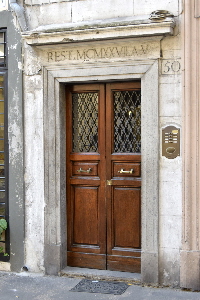 Via_dei_Banchi_Vecchi-Palazzo_al_n_50-Portone