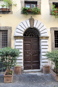 Via_dei_Bresciani-Palazzo_al_n_4-Portone