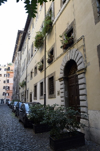 Via_dei_Bresciani-Palazzo_al_n_8