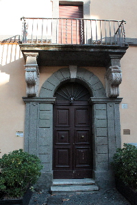 Via_del_Gonfalone-Palazzo_al_n_6-Portone (2)