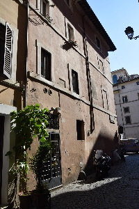 Vicolo_del_Curato-Palazzo_al_n_14