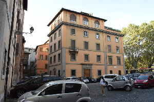 Largo_dei_Fiorentini-Palazzo_Sacchetti_al_n_1 (2)
