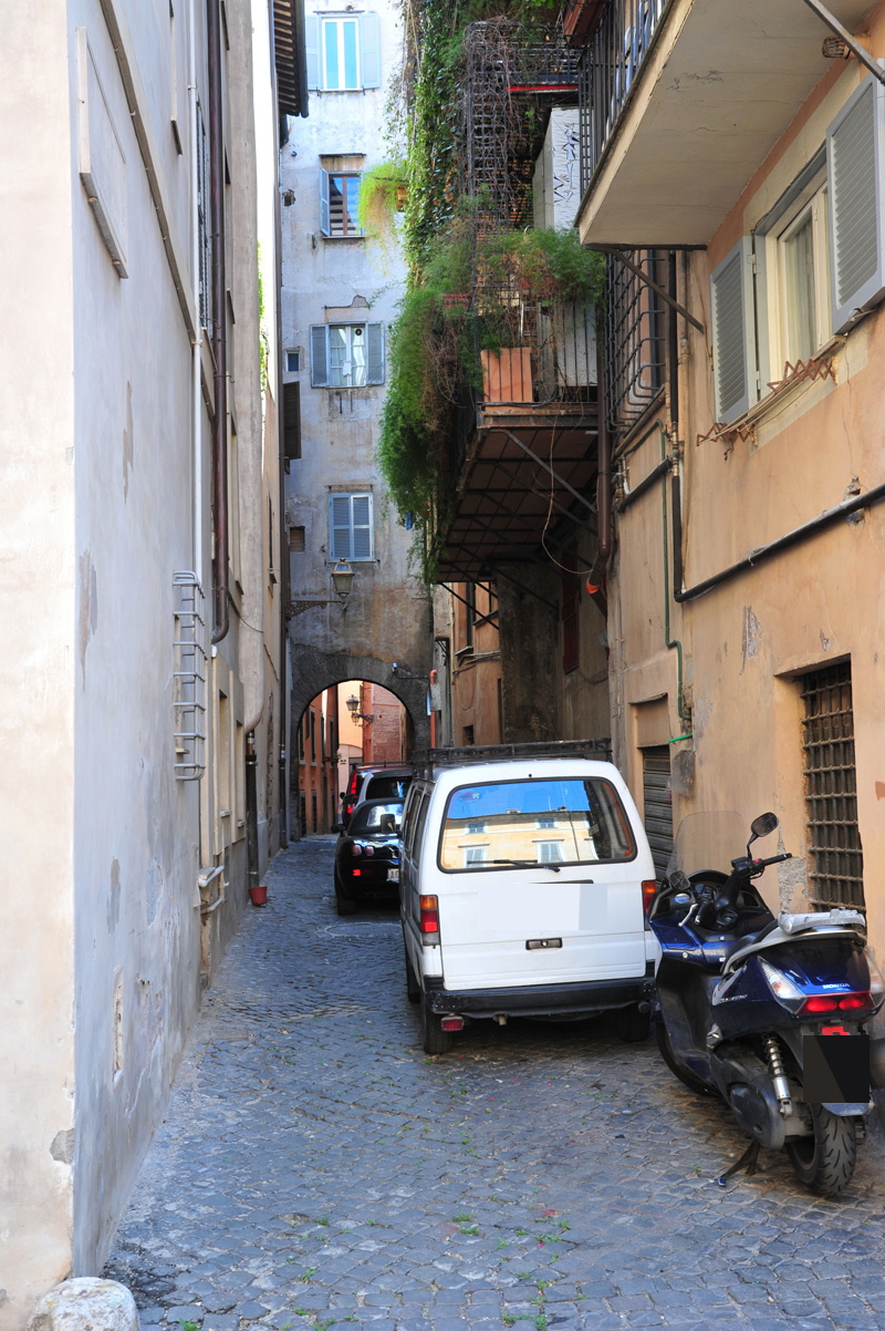 Via_dei_Tre_Archi (2)