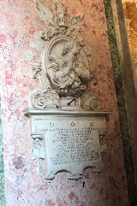 Largo_dei_Librari-Chiesa_di_S_Barbara-Monumento_a_Zenobio_Masotto-1688