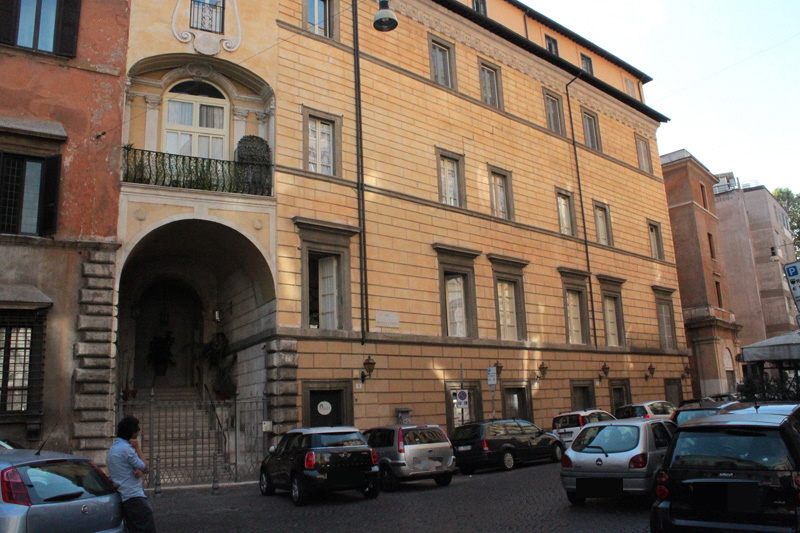 Piazza_Cenci-Palazzo_Cenci_al_n_7a